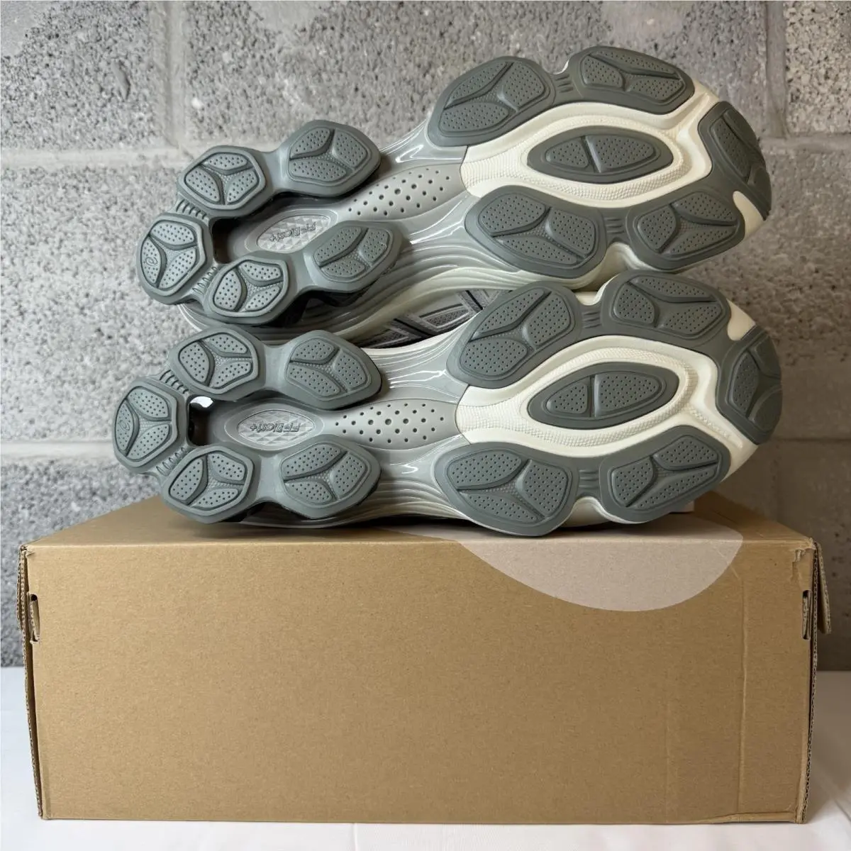 Asics shoes - ASICS GEL-Kinetic - 1203A591-021 - Gray 2