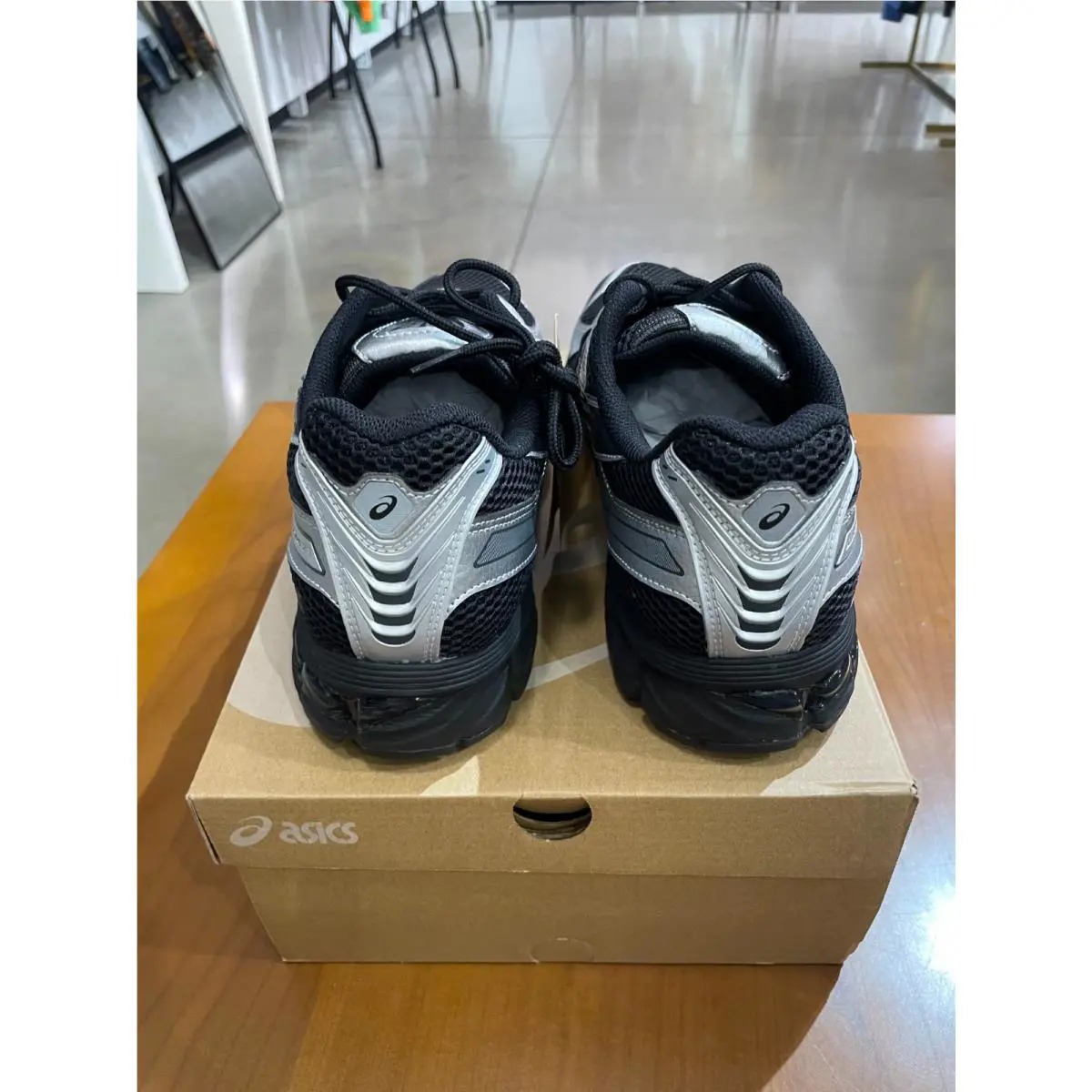 Asics shoes - Black 3