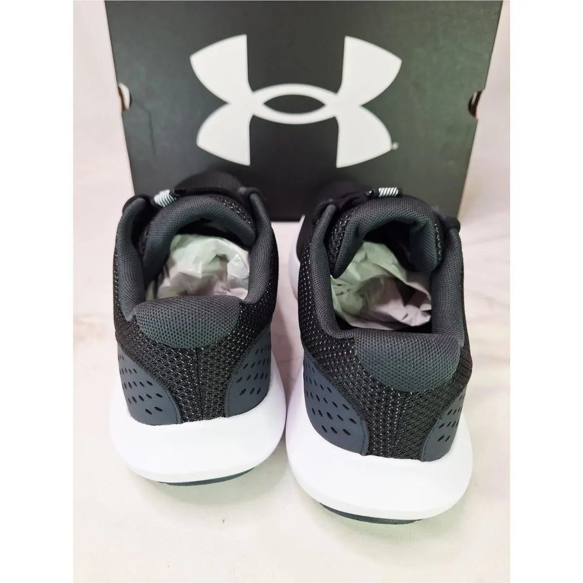 Under Armour shoes - Under Armour Surge - Surge - Black (UPC: 0637586958427) 4
