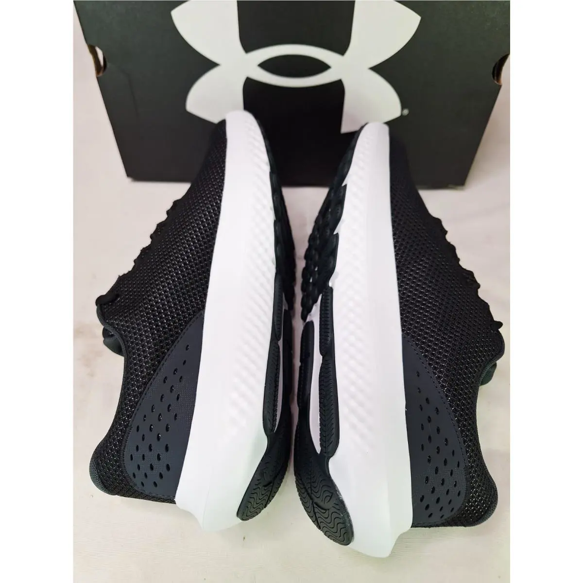 Under Armour shoes - Under Armour Surge - Surge - Black (UPC: 0637586958427) 5