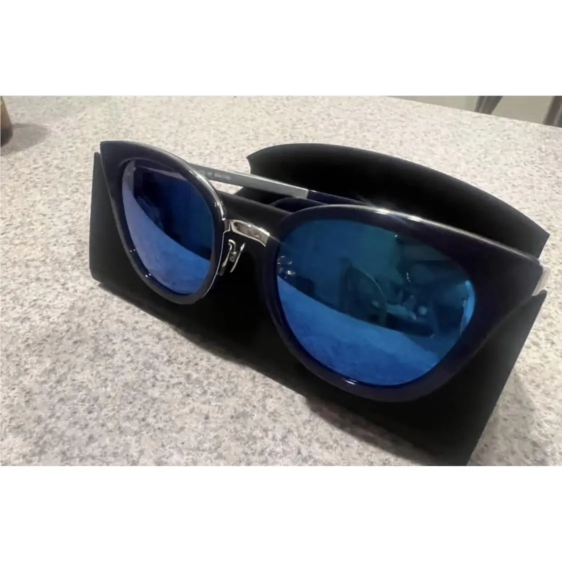 Maui Jim Hawaii Wood Rose Navy/silver/blue MJ 870-03 Cat-eye Polarized