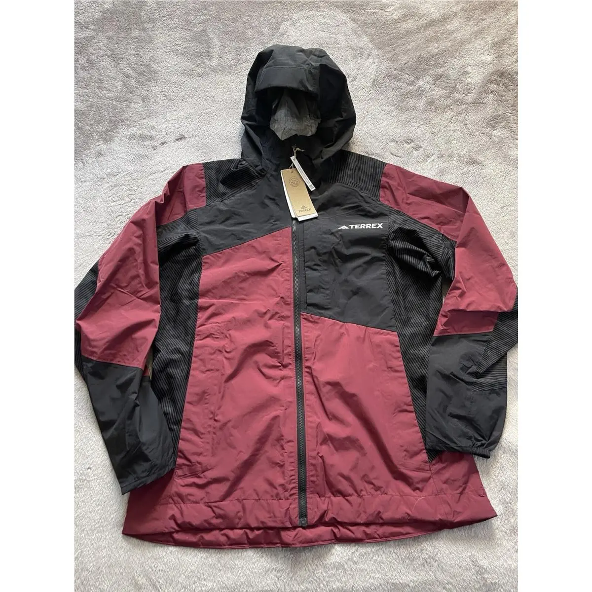 Adidas Terrex Hiking Slim Fit Red Black Rain.rdy Jacket Women Medium IB4256