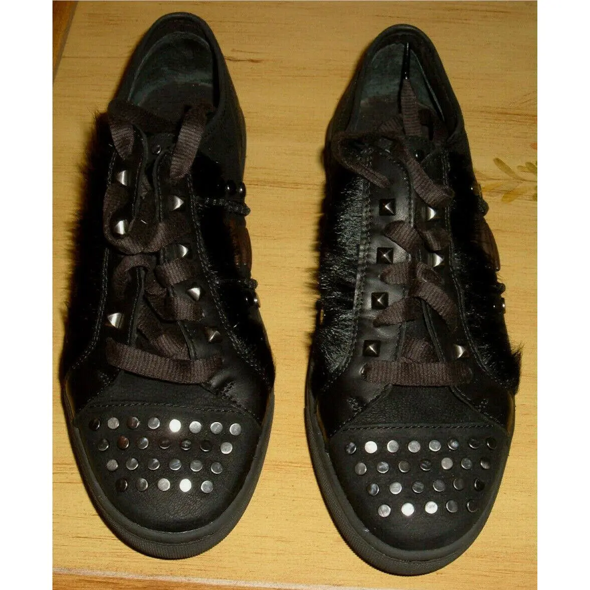 UGG shoes - Black (UPC: 191142441728) 0