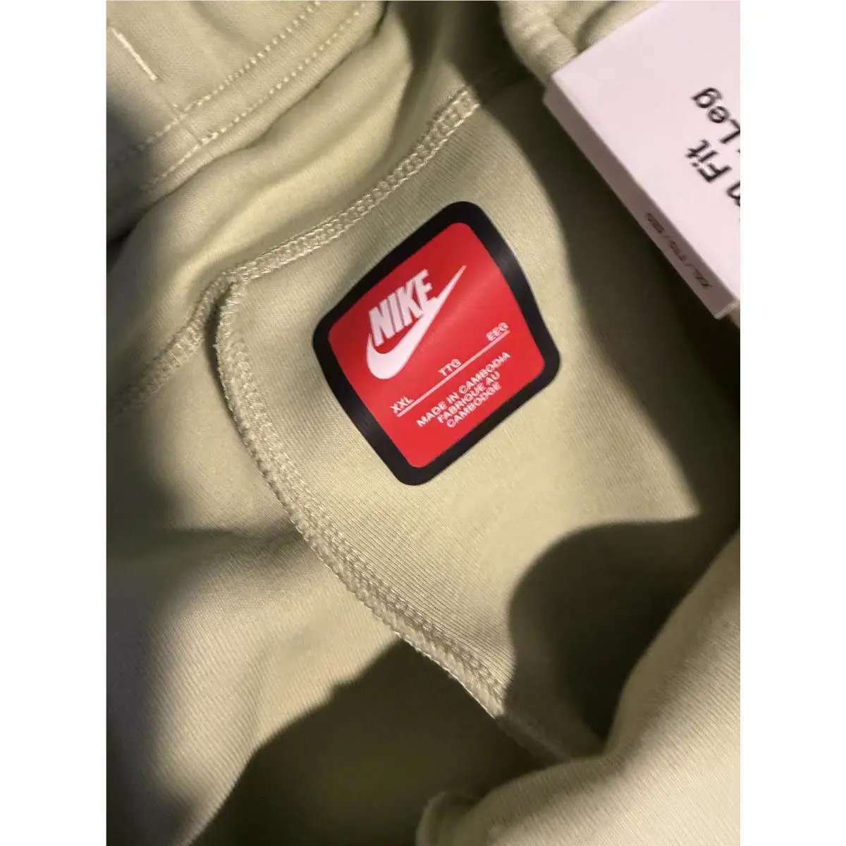 Nike clothing - FB8002-371 - FB8002-371 - Green Olive Aura 4