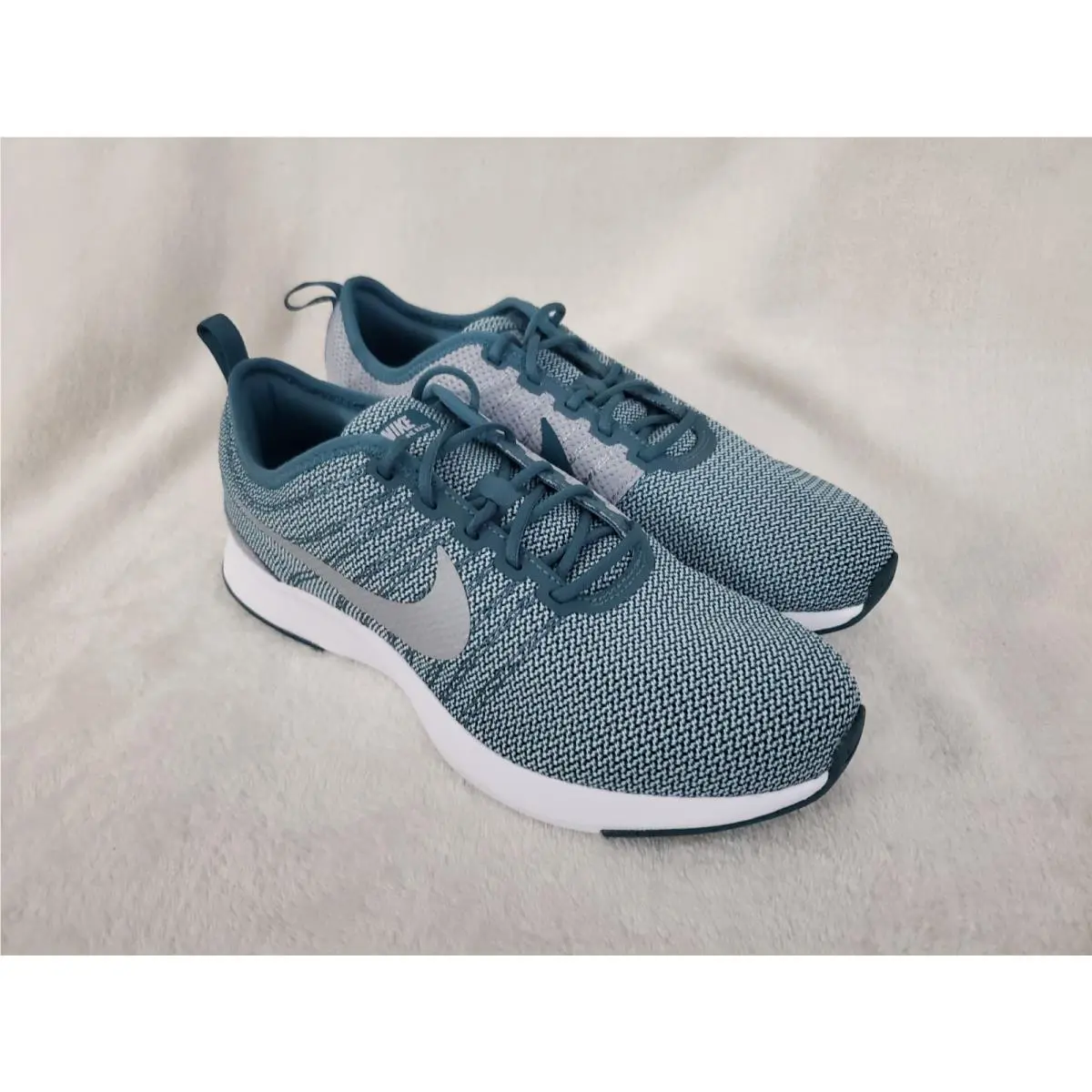 Nike shoes - Green (UPC: 887229520119) 3
