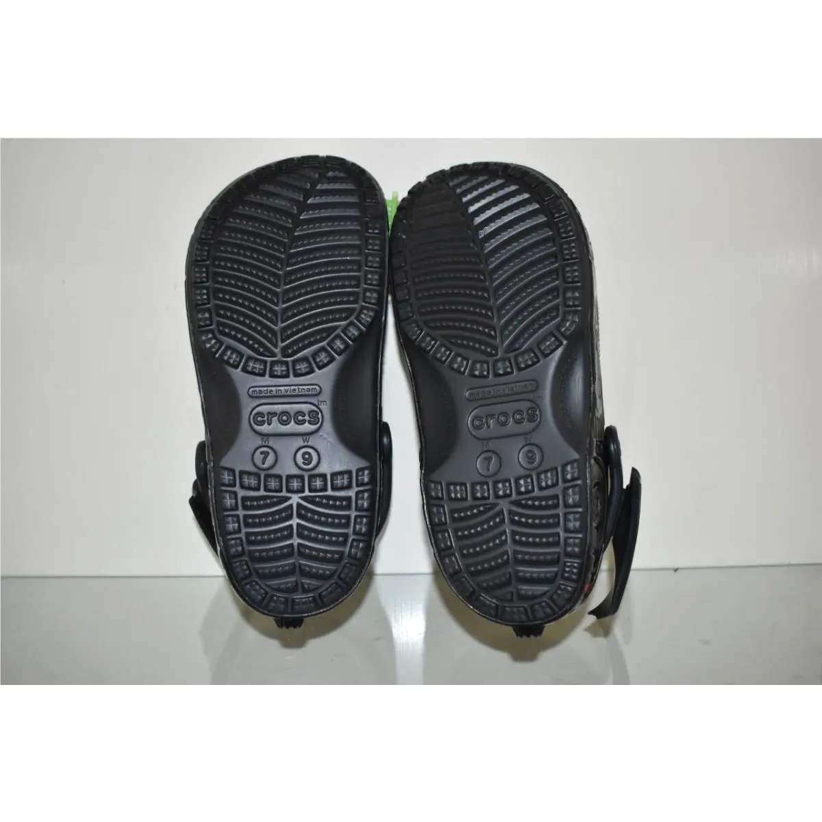 Crocs shoes - DC Comics Batman x Crocs Batmobile Classic Clog - 210219-001 - Black (UPC: 196265806942) 3