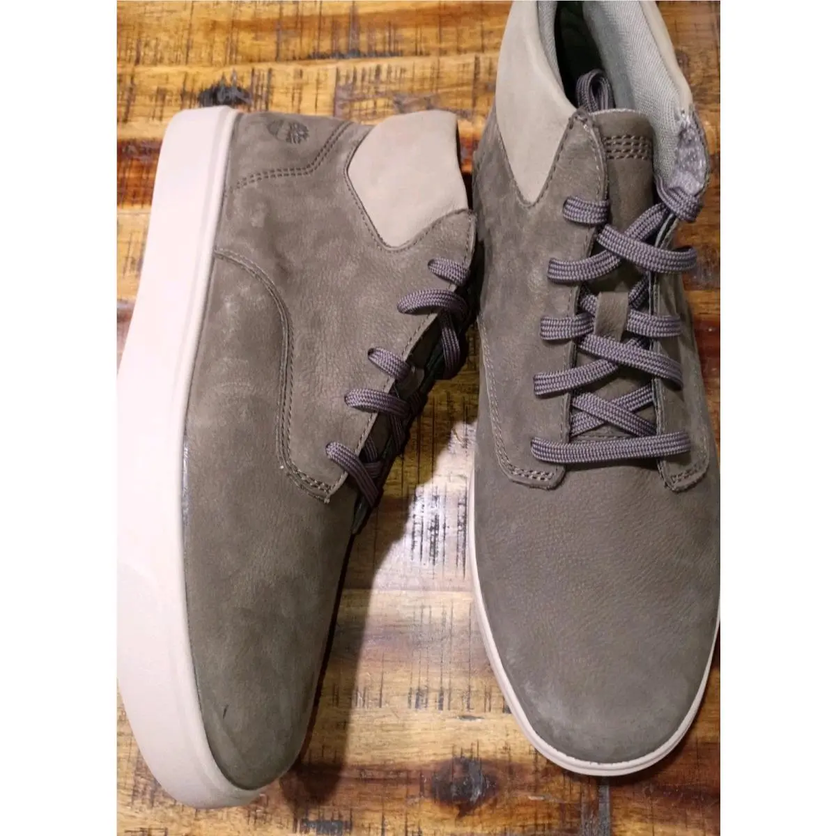 Men`s Timberland Emerson Street Mid Lace Premium Leather Chukka Sneaker Sz 9.5