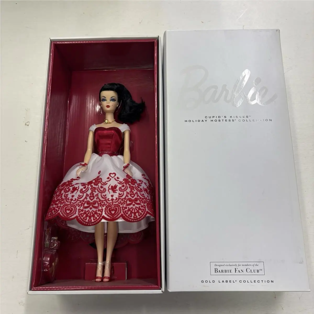Barbie Fan Club Cupid`s Kisses Holiday Hostess Doll 2013 Mattel BCR06