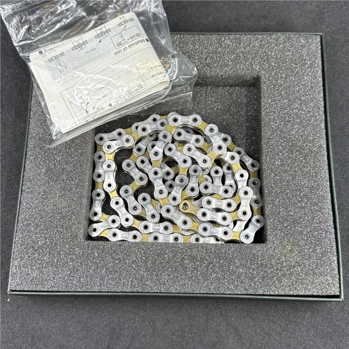 Shimano  - CN-YM81 - CN-YM81 - Silver (UPC: 689228292611) 0