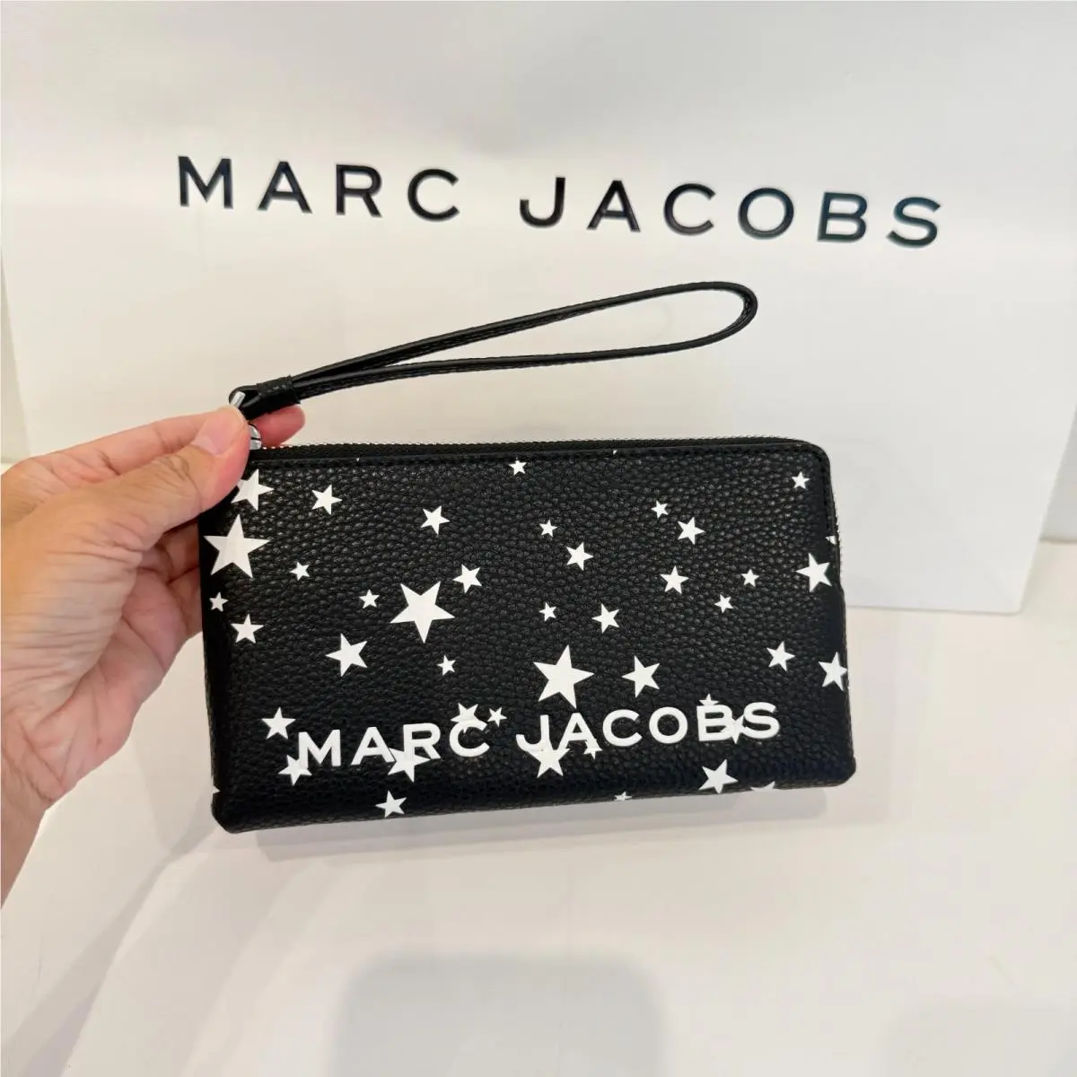 Marc Jacobs 4R5SCP055S01 Pebbled Leather Wristlet