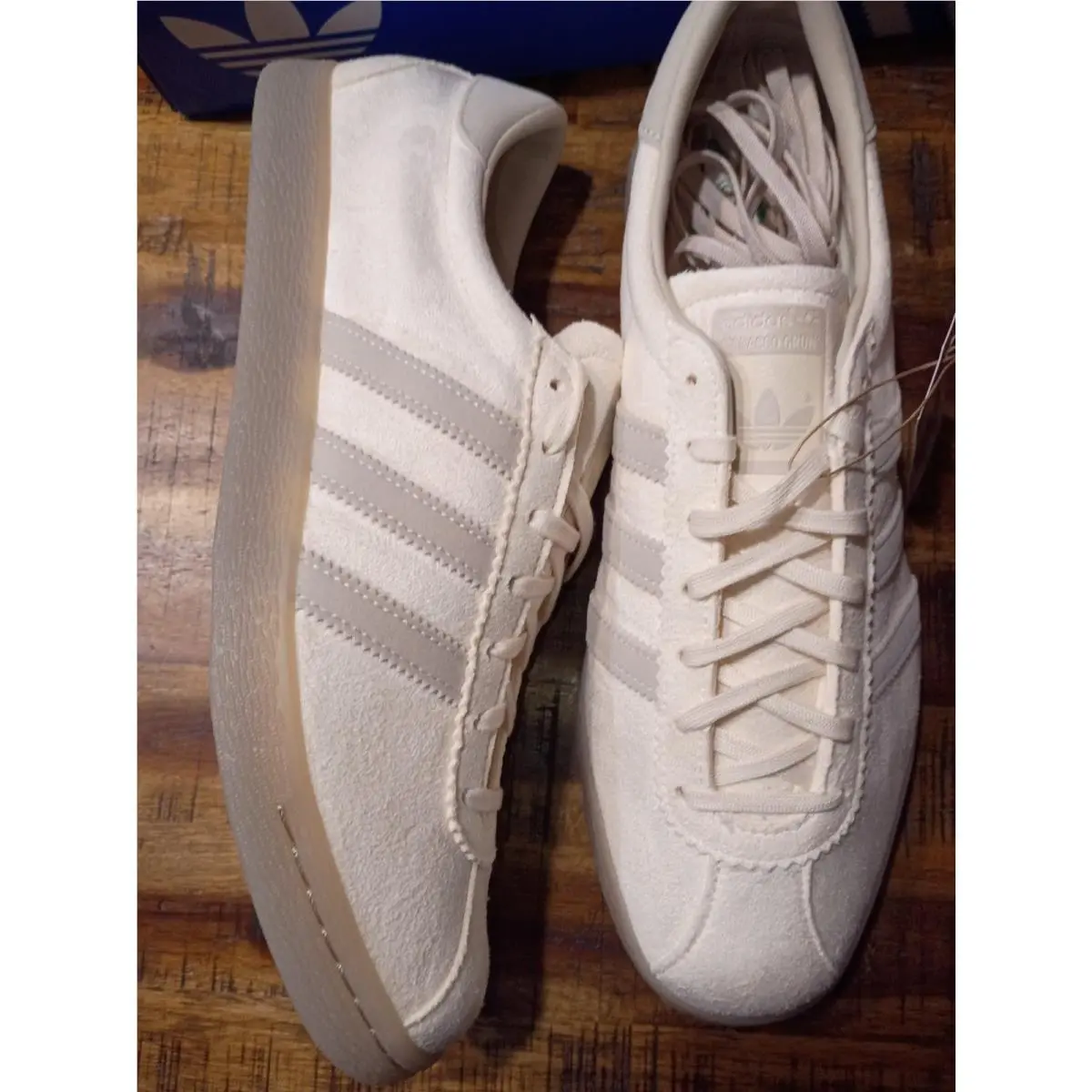 Mens  Tobacco Gruen Premium Suede Shoes Cream White Bliss GX6940 Sz 8.5 by Adidas