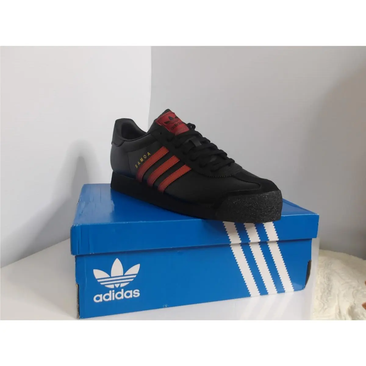 Size 10 Men’s Adidas Samoa Black/preloved Ruby JQ0046
