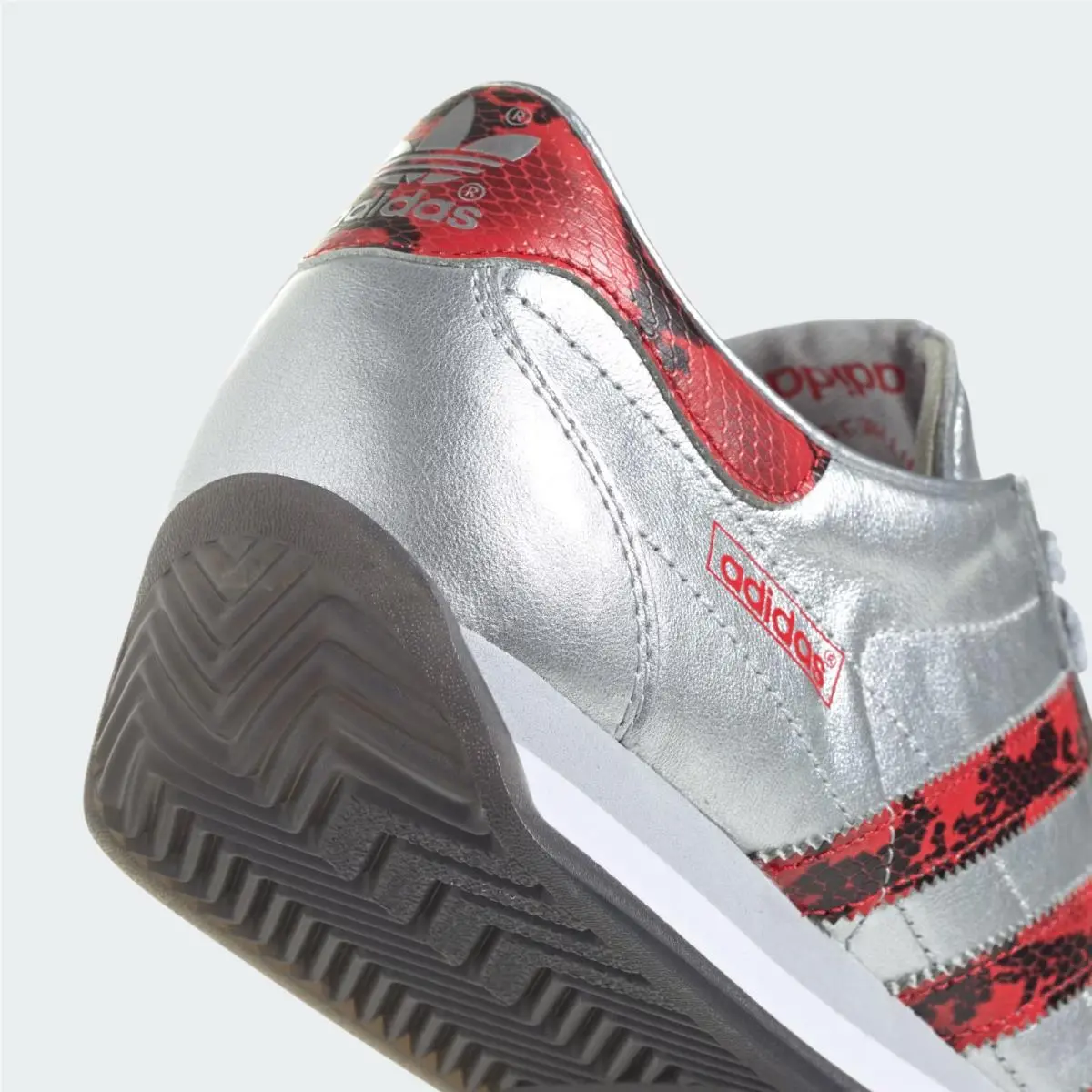 Adidas shoes - adidas Japan - Japan - JP7088 - Metallic / Better Scarlet / Core Black 19