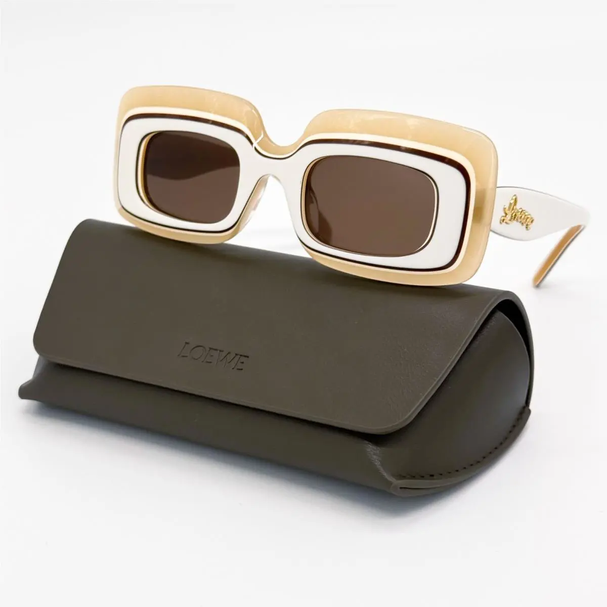 LW40139U 25E Loewe Sunglasses Square White Cream Eyewear Loewe
