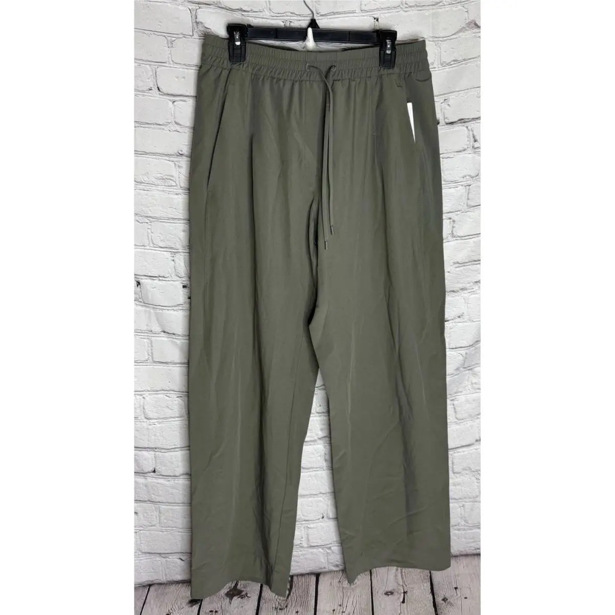 Lululemon clothing - Army Green 0