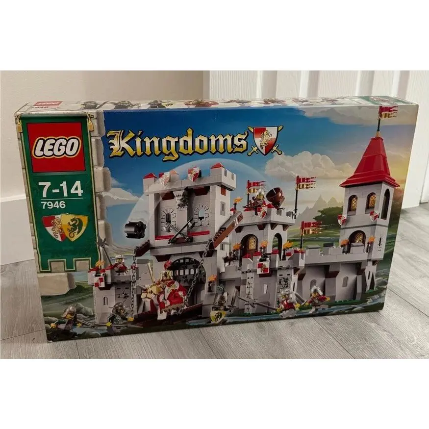 Lego Kingdoms King`s Castle 7946 In 2010 Retired