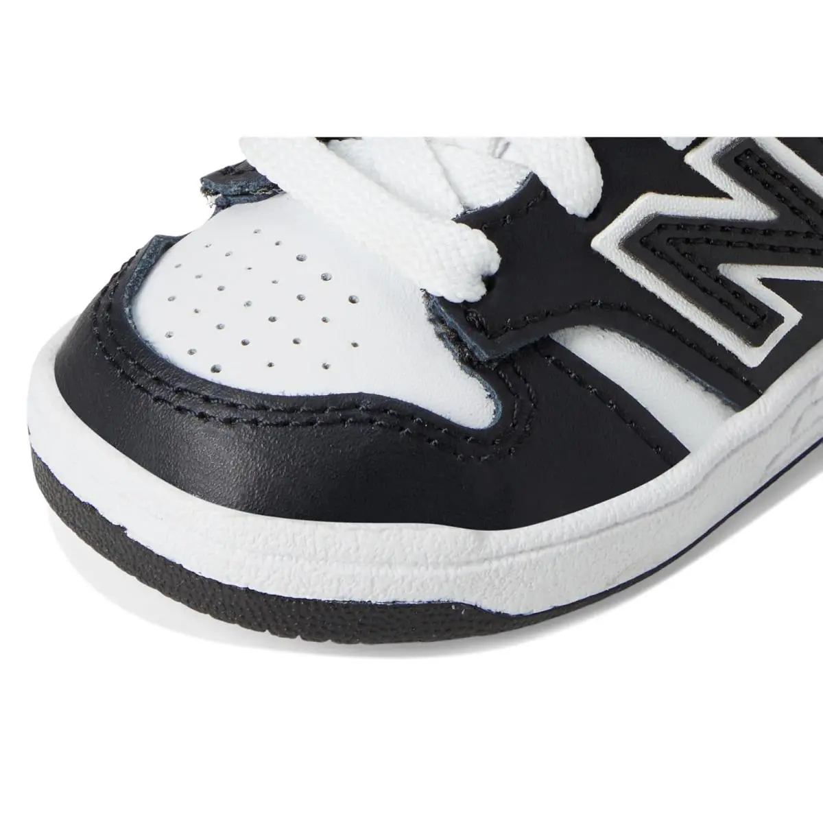 New Balance shoes - Black/White 4