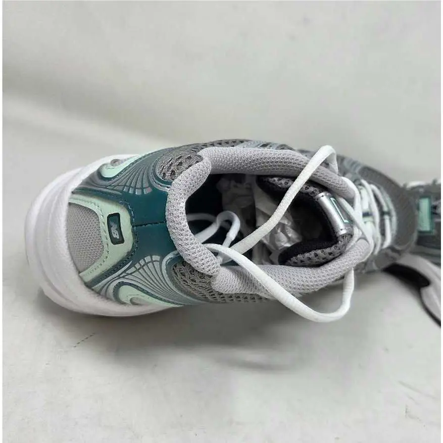 New Balance shoes - Silver 8
