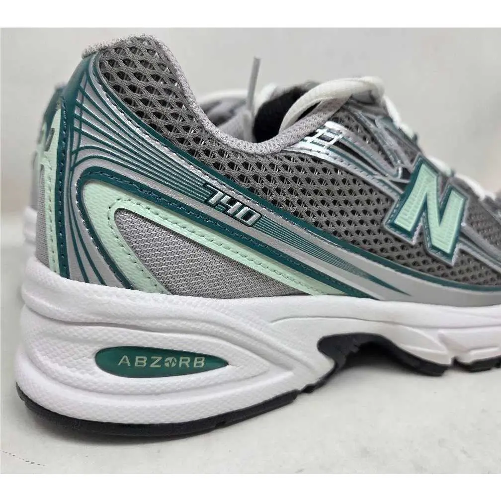 New Balance shoes - Silver 3