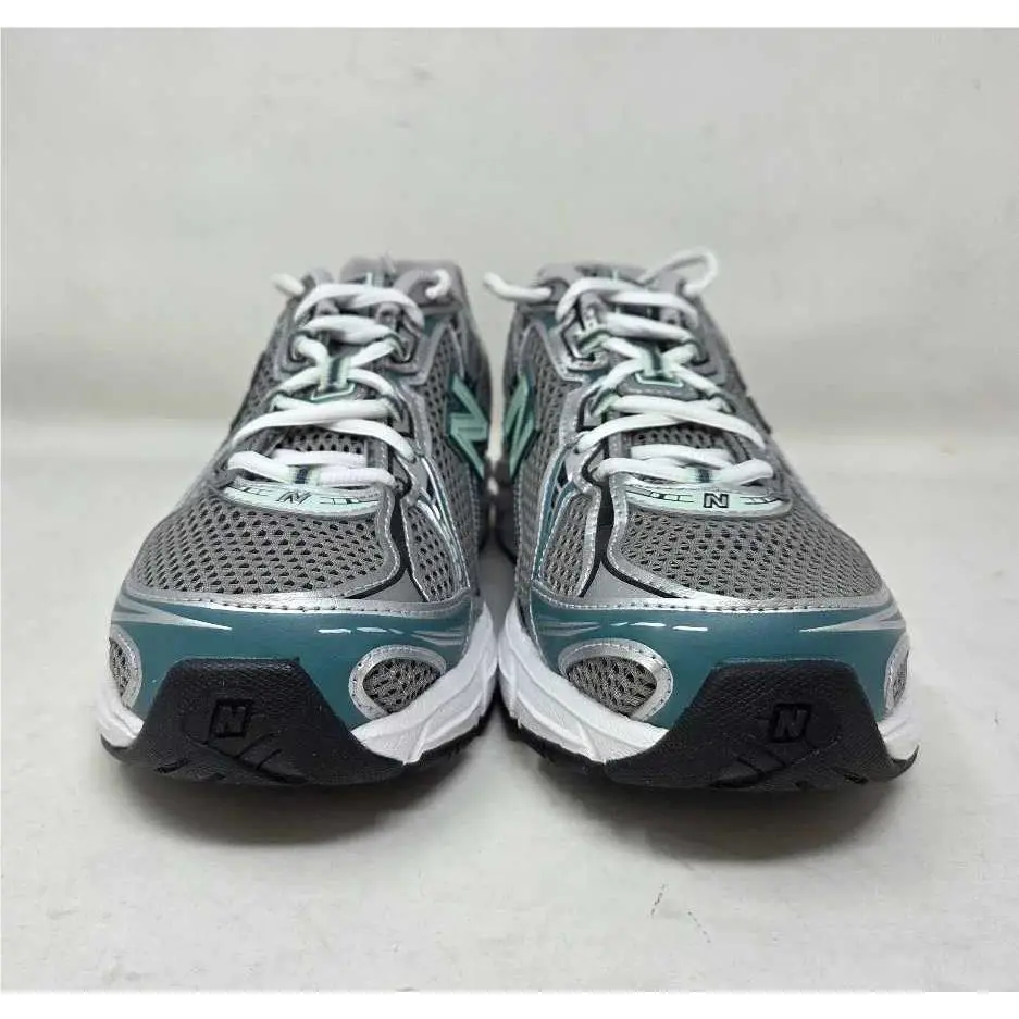 New Balance shoes - Silver 4
