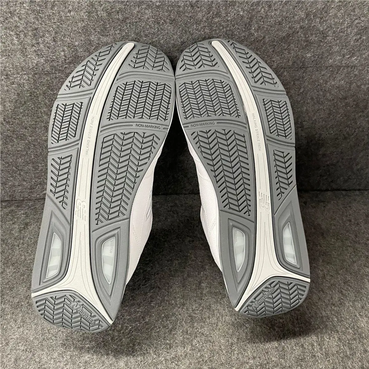 New Balance shoes  - White 2