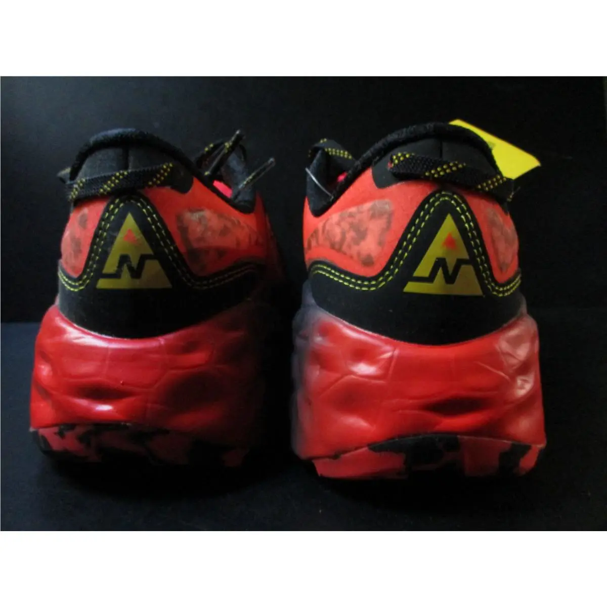 New Balance shoes - New Balance Fresh Foam X More - MTMORCD2 - ELECTRIC RED / BLACK 6