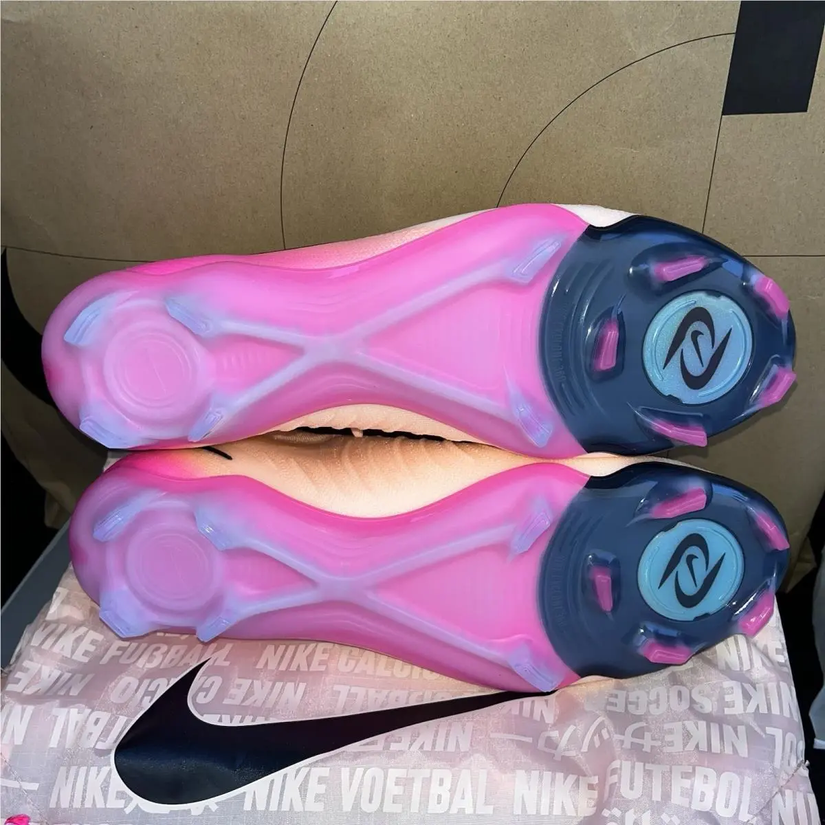 Nike shoes - Nike Phantom GX - Phantom - FJ2559 800 - Crimson Tint/Black-Pink Blast (UPC: 197862722079) 4