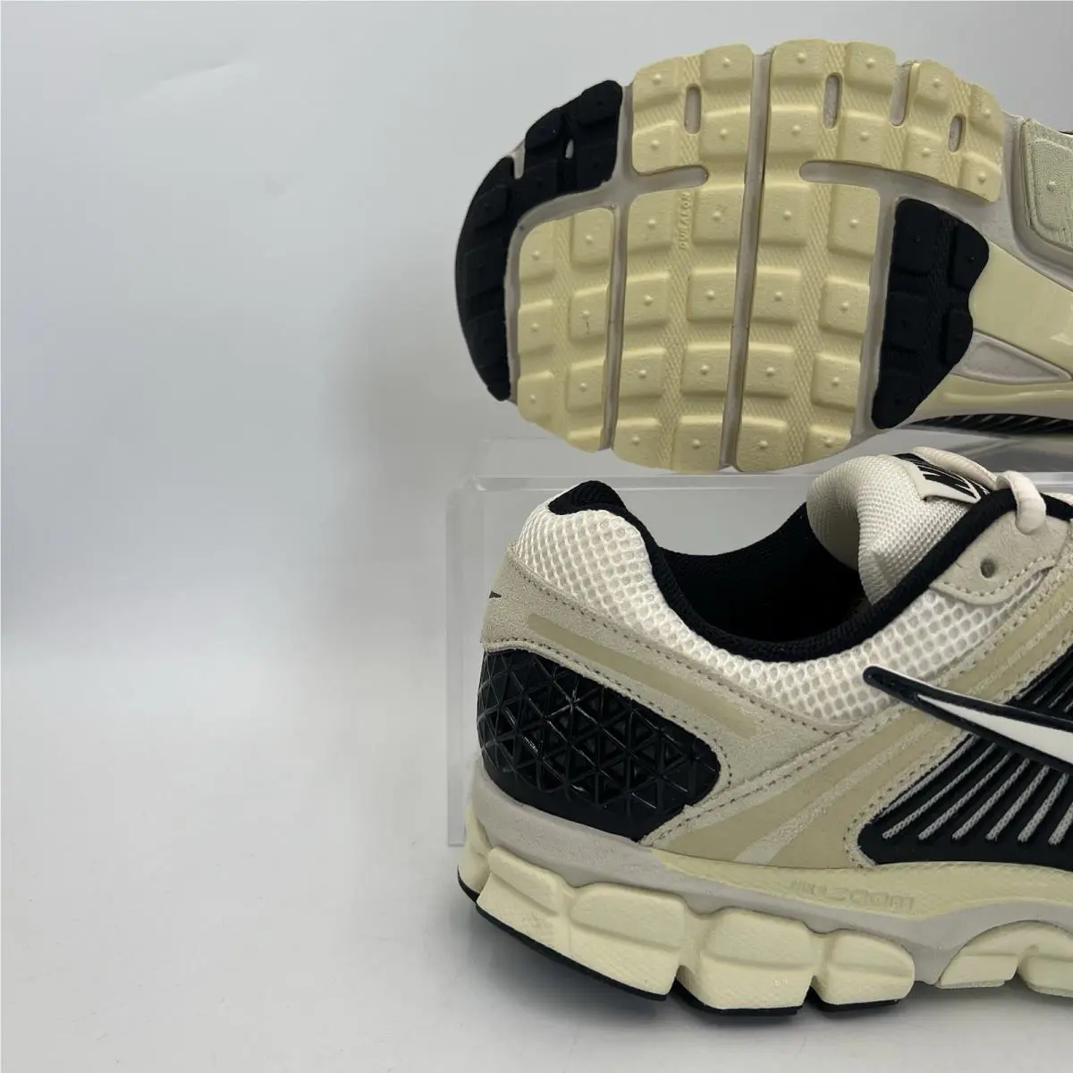 Nike shoes - Nike Air Zoom Vomero 5 - HF1553-701 - Ivory 0