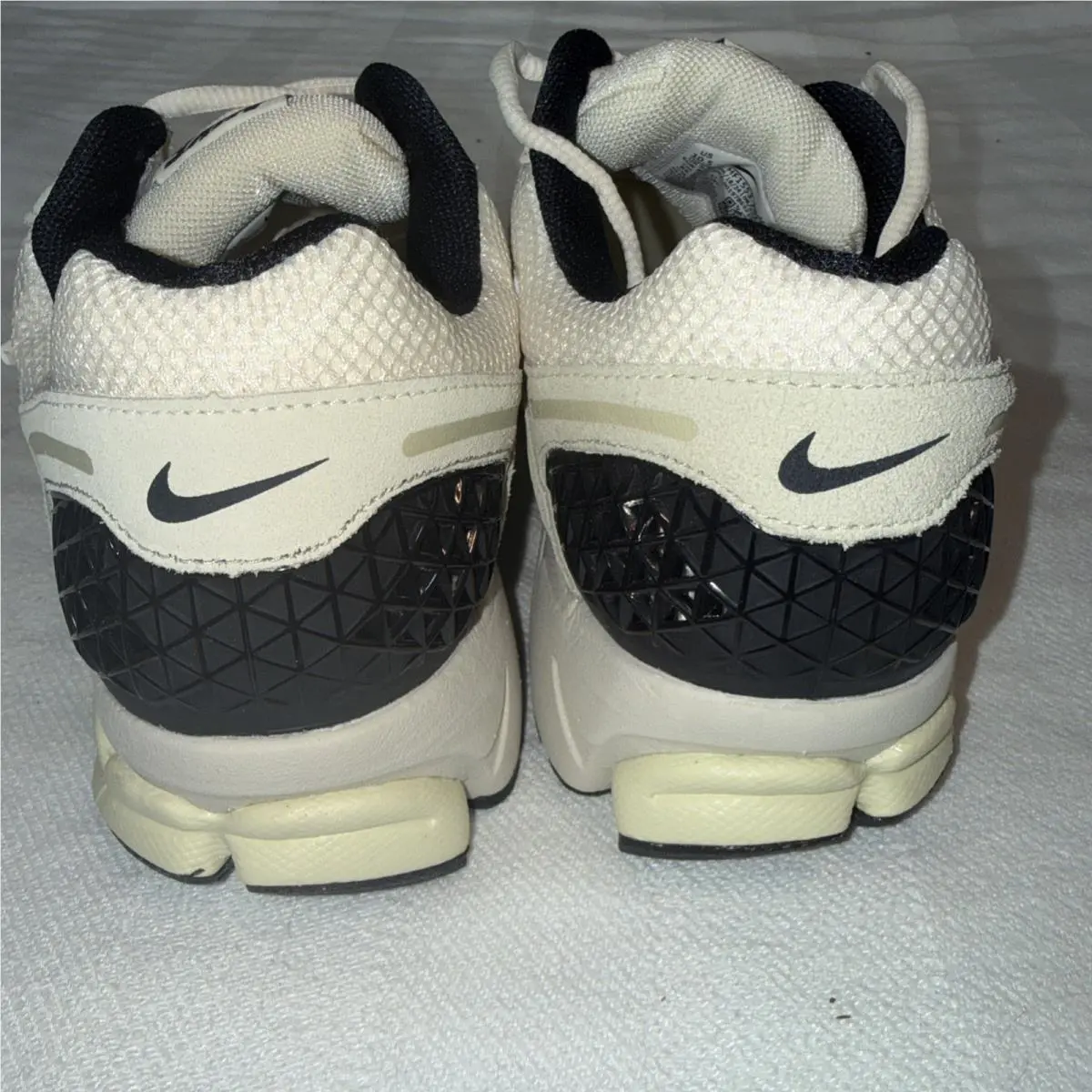 Nike shoes - Zoom Vomero 5 - Zoom Vomero - HF1553-701 - Ivory 3