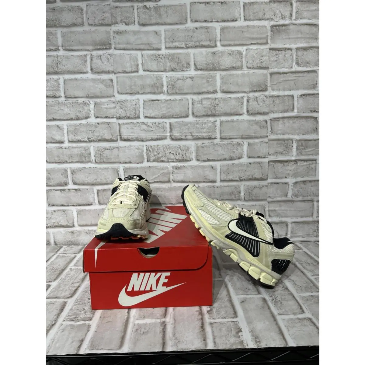 Nike Zoom Vomero 5 Alabaster Black HF1553-701 Sz 8