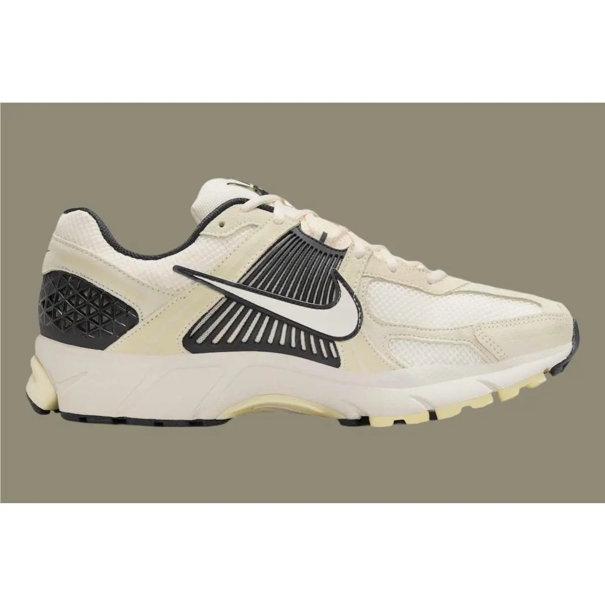 Nike shoes - Nike Vomero 5 - Vomero - HF1553-701 - Beige 1