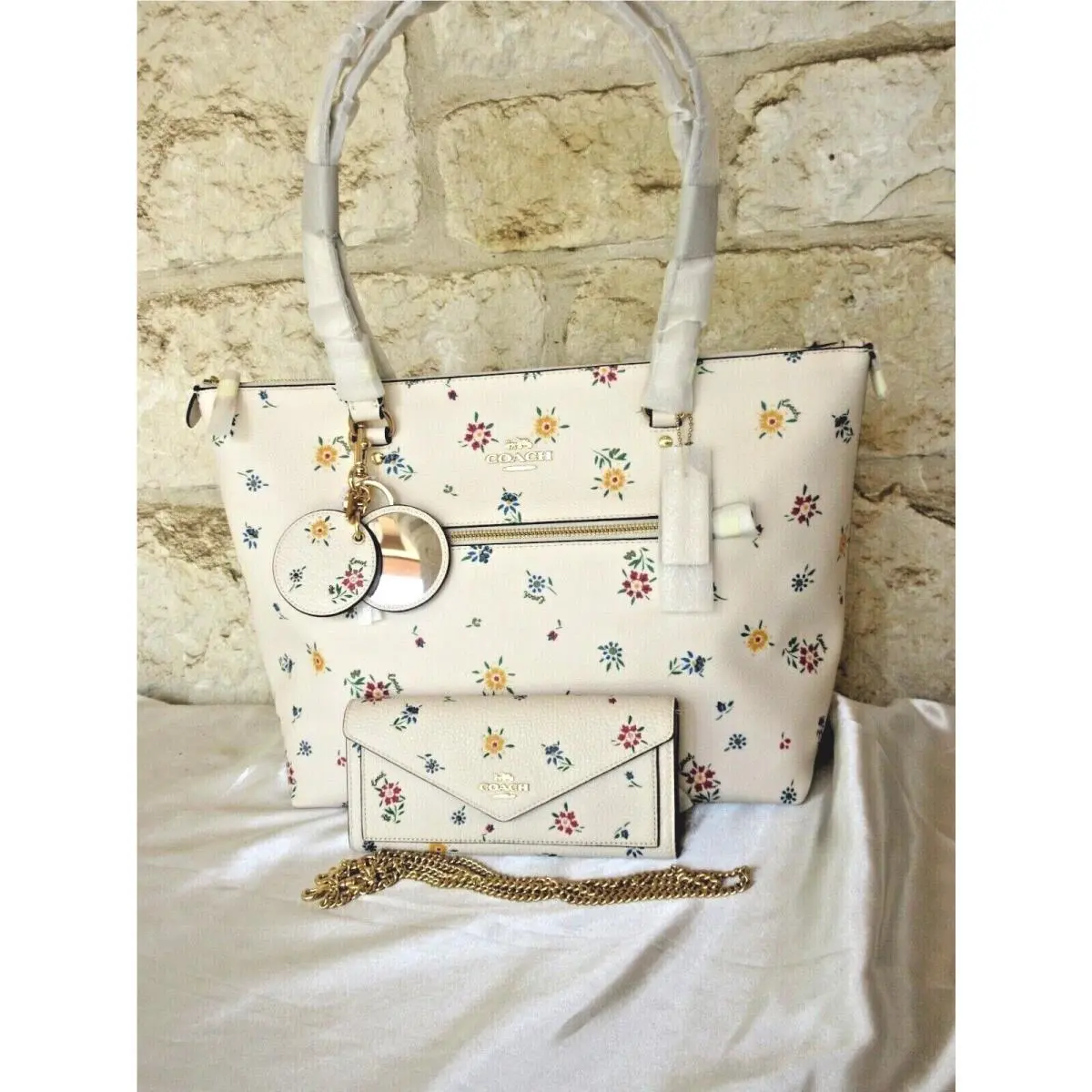 Choices: Gallery Tote Floral Tote+wallet 3 pc Set Accessories 4 Colors 3 X-body/wallet/+FOB+Gallery Tote Wildflower Chalk by Coach