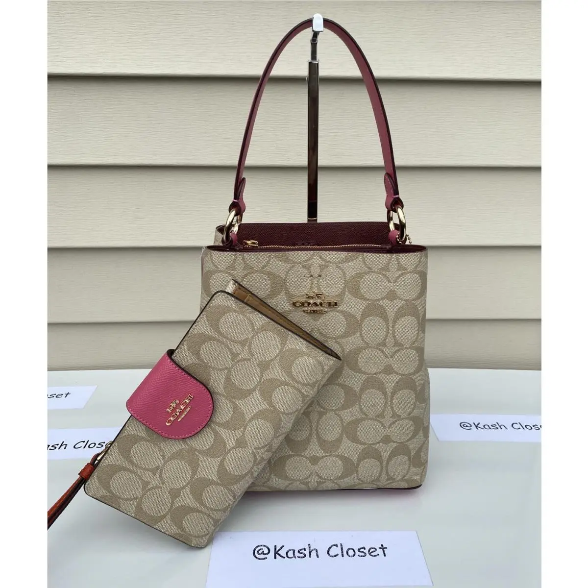Coach Bucket Bag Signature Small Town Bucket Bag Wallet Bundle