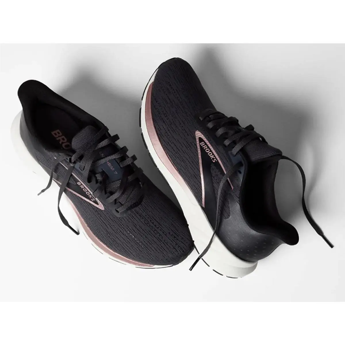 Brooks shoes - Almond 19