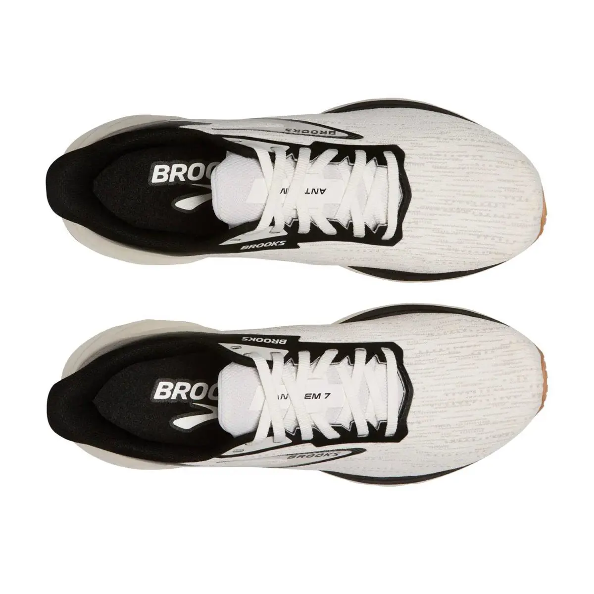 Brooks shoes - Almond 25