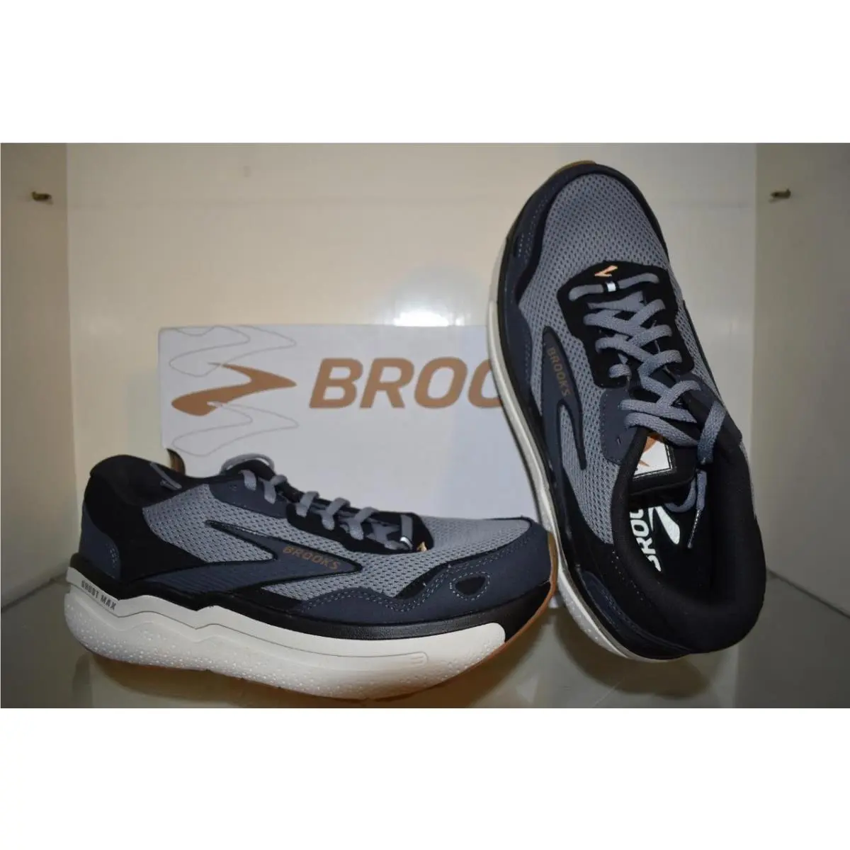 Brooks shoes - Brooks Ghost Max SE - Ghost Max - 110444 1D 091 - Black (UPC: 195394622775) 0