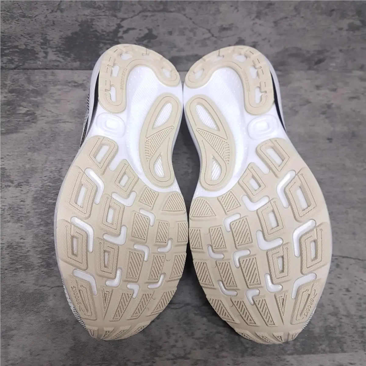 Brooks shoes - Brooks Adrenaline GTS 24 - Adrenaline GTS - 110437-1D-126 - White 3