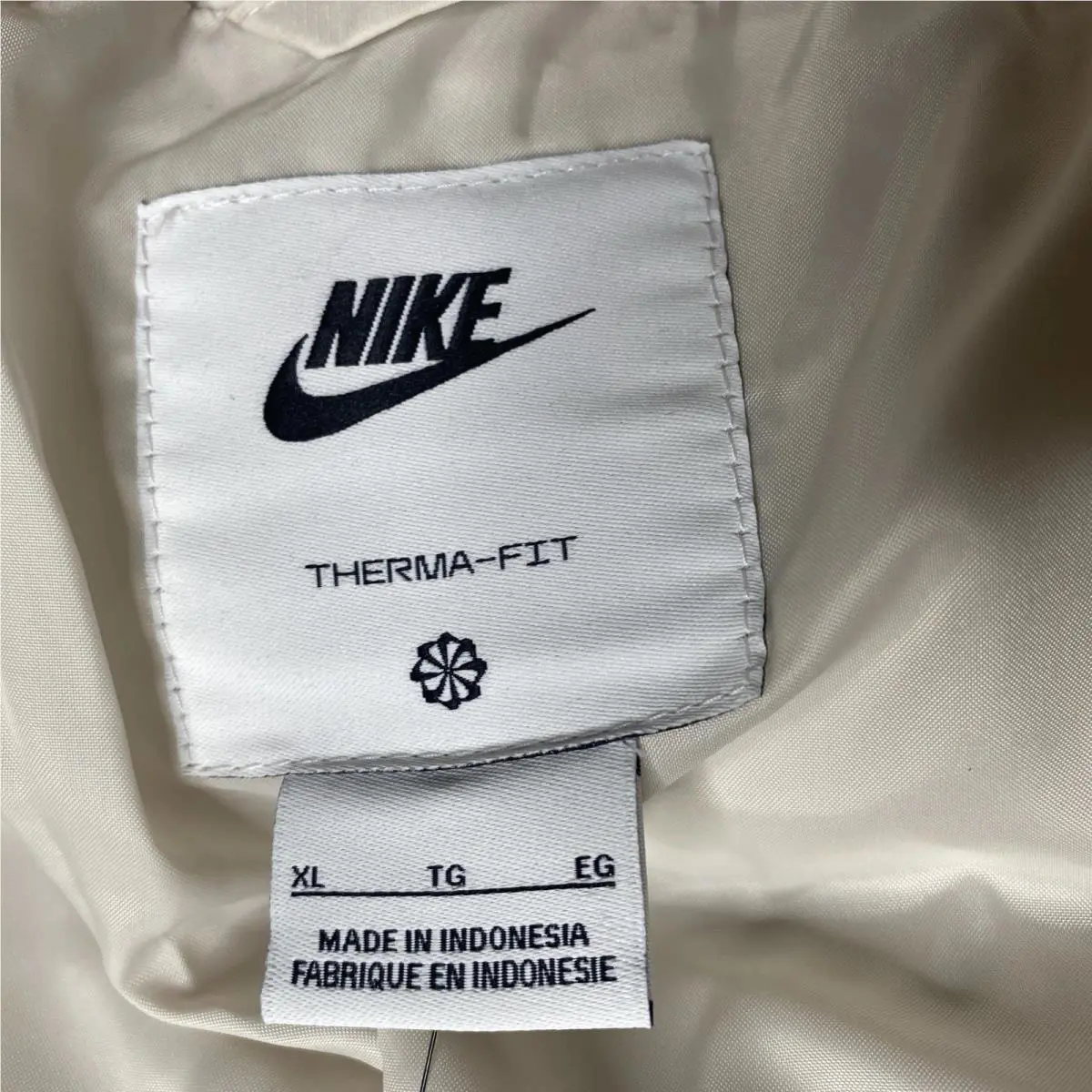 Nike clothing - HF7898104 - HF7898104 - Ivory (UPC: 0197598568729) 4