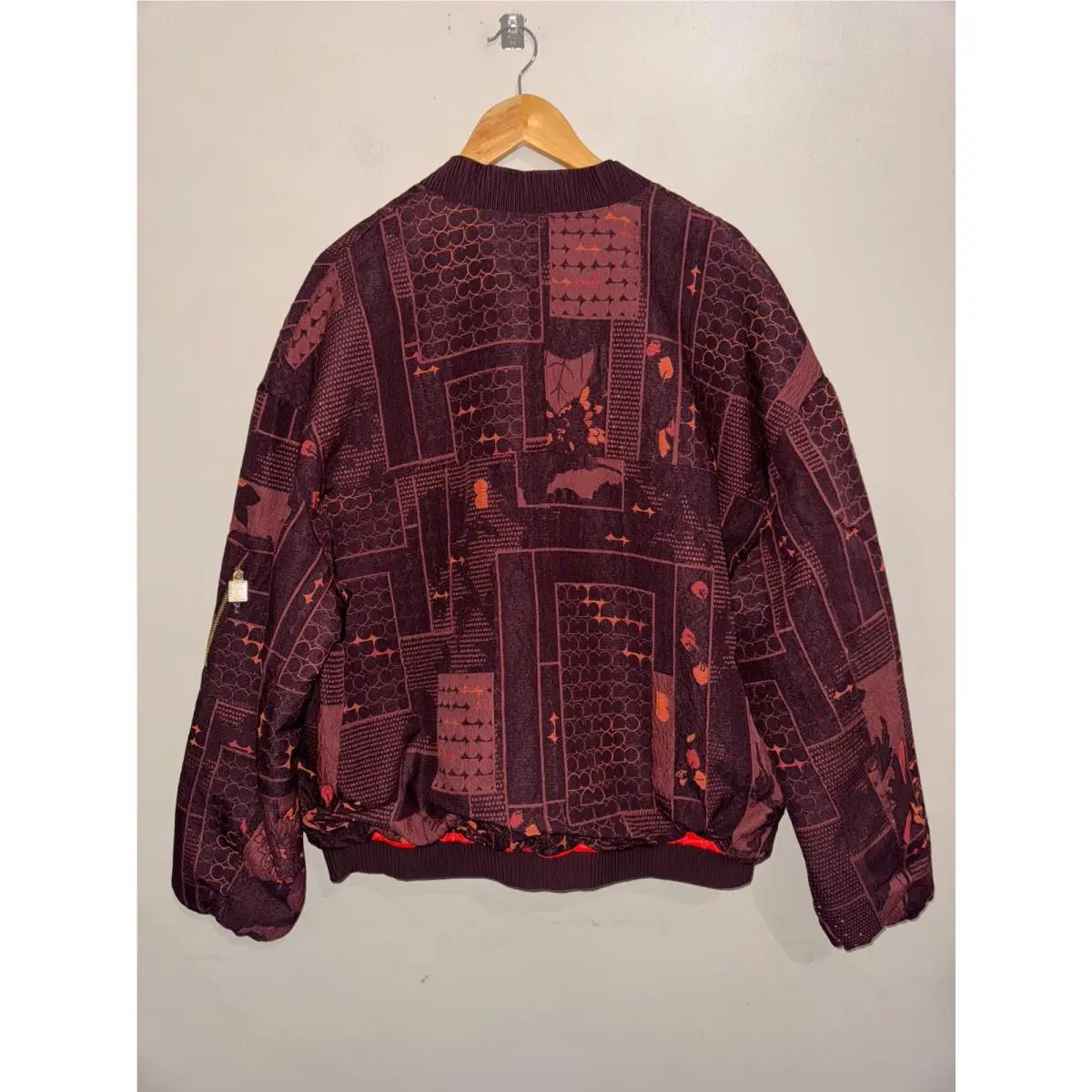 Nike clothing - Red (UPC: 197600324947) 3