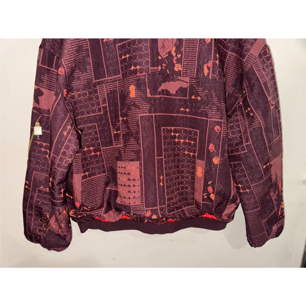 Nike clothing - Red (UPC: 197600324947) 4