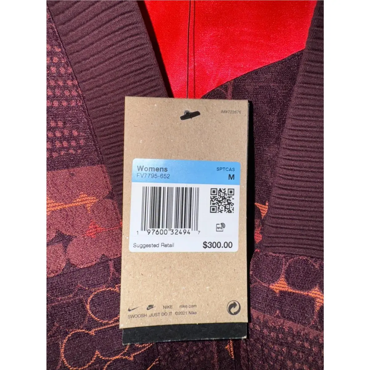 Nike clothing - Red (UPC: 197600324947) 7