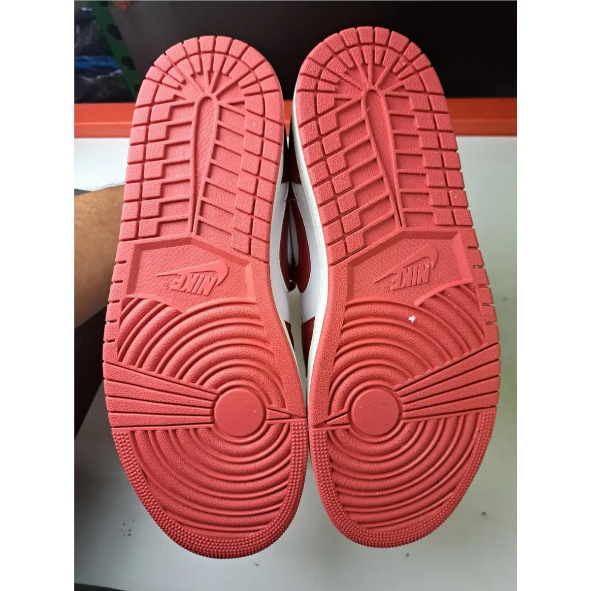Nike shoes - Nike Air Jordan 1 - Air - Red/White 4