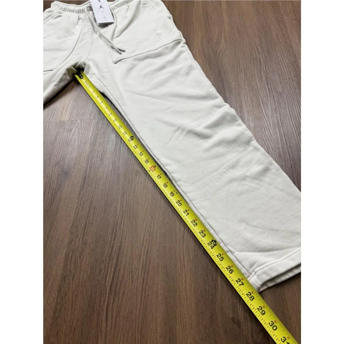 Nike clothing - DZ5508-072 DZ5508 072 - DZ5508-072 DZ5508 072 - White (UPC: 197599208075) 1