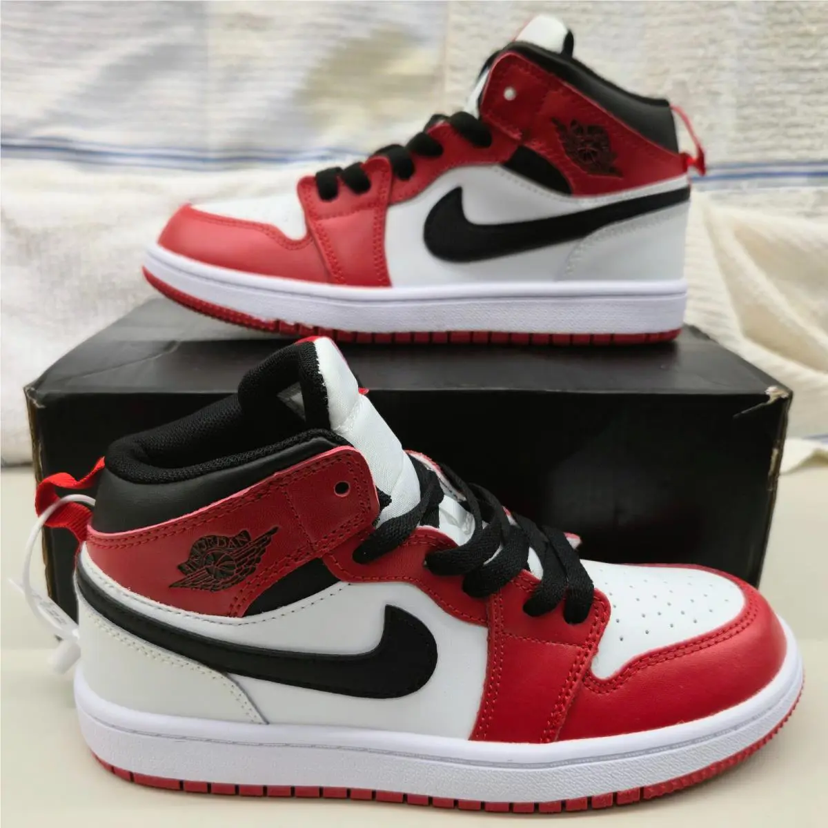 Nike shoes - Air Jordan 1 - Air - 554724-173 - White (UPC: 00887232354190) 3