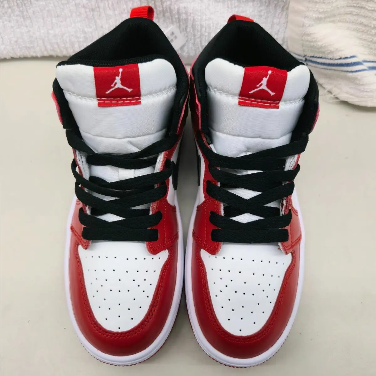 Nike shoes - Air Jordan 1 - Air - 554724-173 - White (UPC: 00887232354190) 5