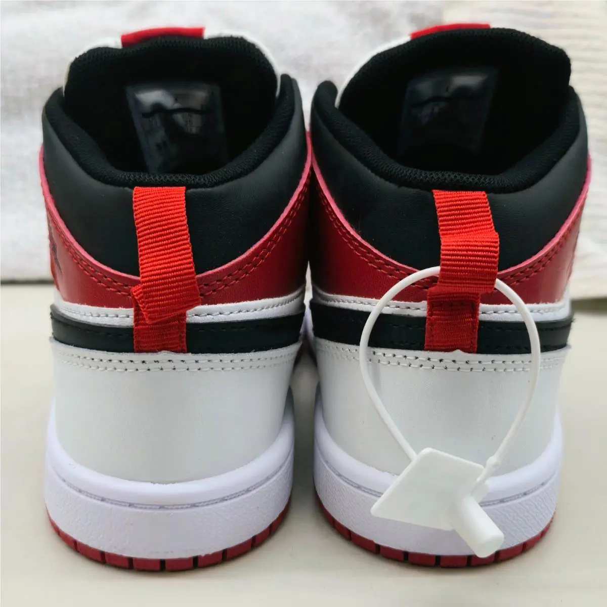 Nike shoes - Air Jordan 1 - Air - 554724-173 - White (UPC: 00887232354190) 6