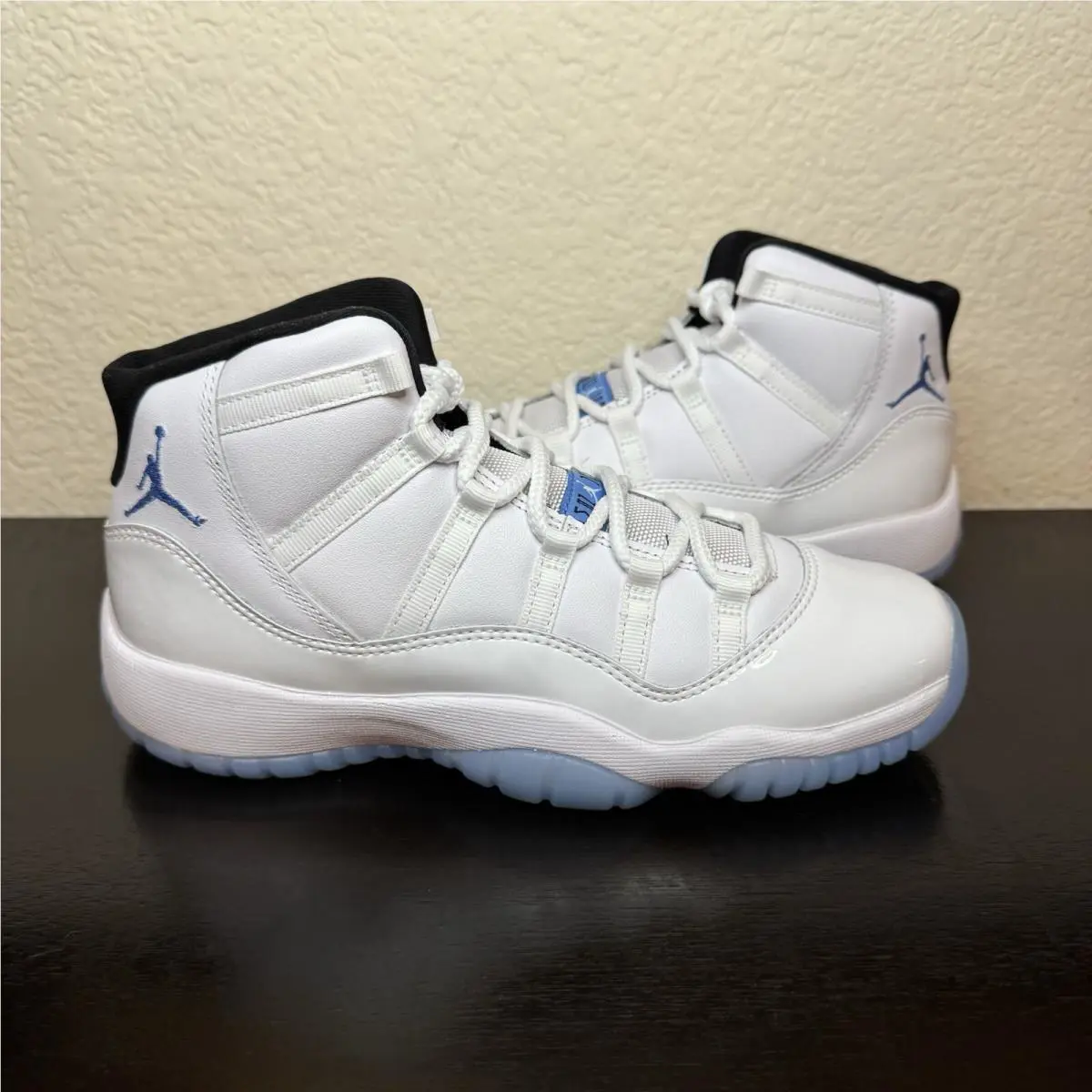 Nike shoes - Air Jordan Retro - Air Retro - Legend Blue 0