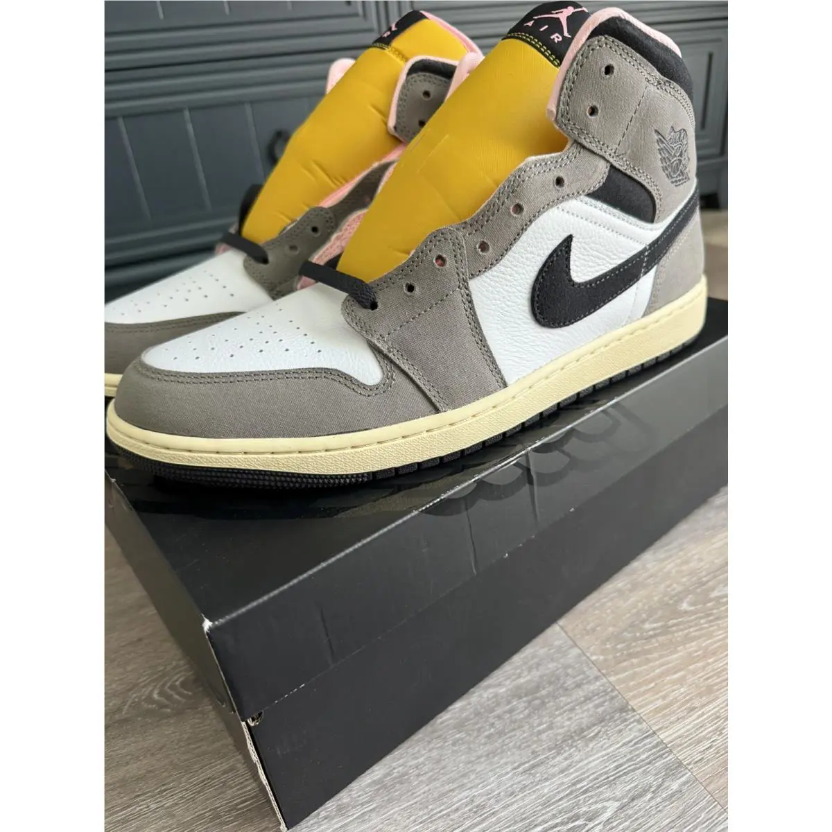 Nike shoes - Air Jordan 1 Mid SE - HQ2011-100 - Multicolor 1