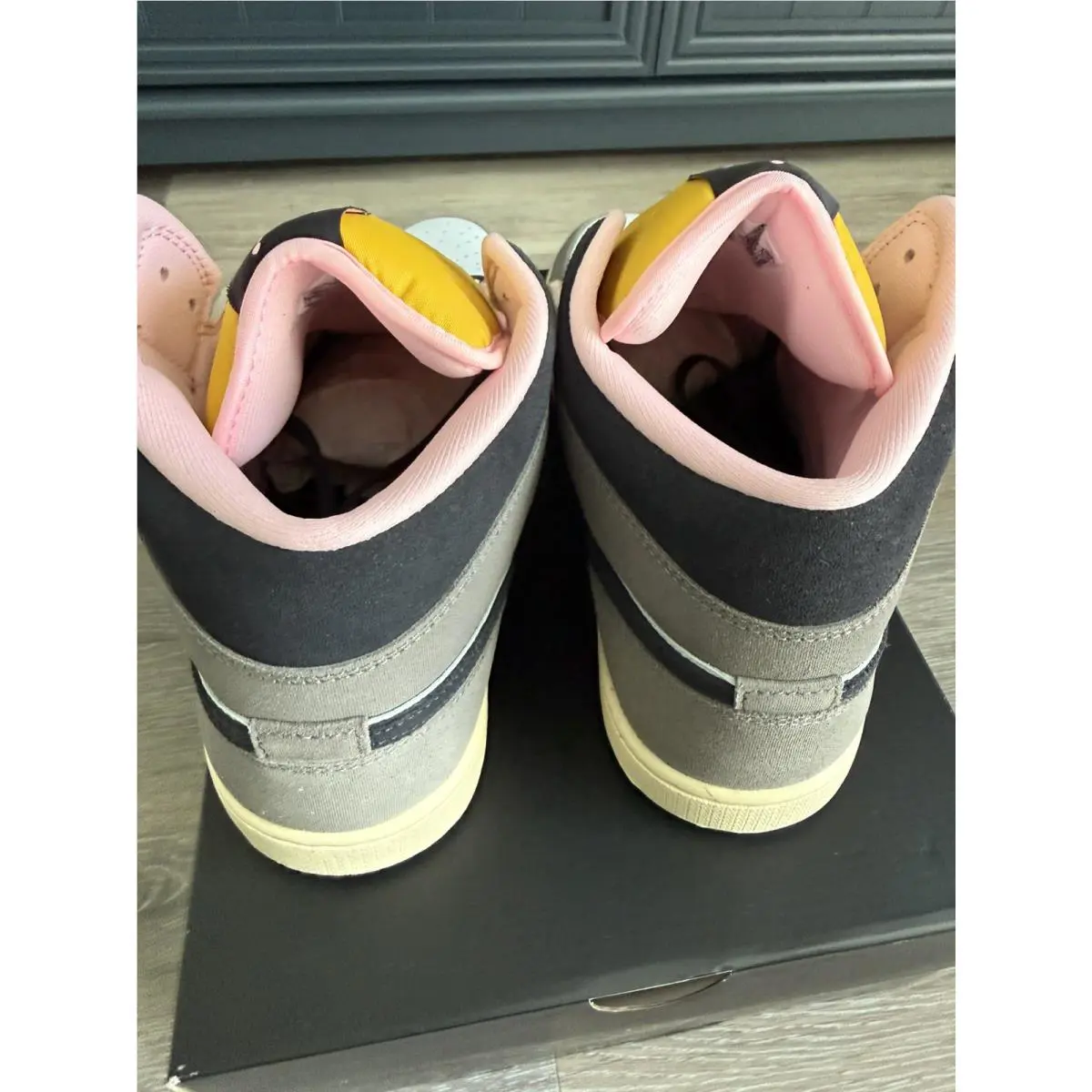 Nike shoes - Air Jordan 1 Mid SE - HQ2011-100 - Multicolor 4