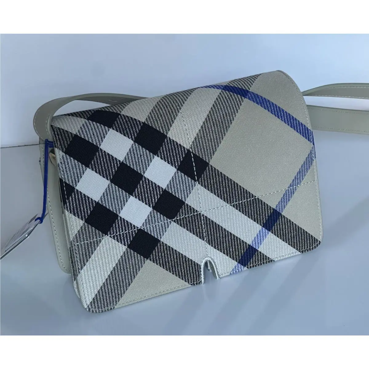 Burberry Snip Shoulder Bag Lichen Italy 80869711 Italy